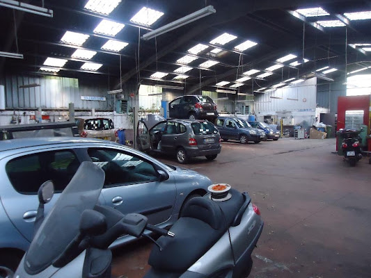 Garage J . S . N, garage à Amiens