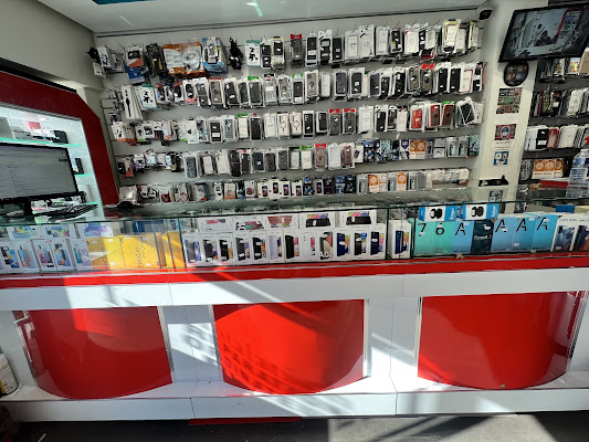 KOSADI – Vente - Déblocage & Réparation de Téléphones , MacBook et Ordinateurs - HDMI PS5, magasin d'informatique à Saint-Denis