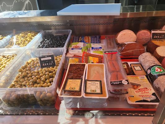 Boucherie-charcuterie Hallal , Poissonnerie, Traiteur Les Halles du totem, traiteur à Villeurbanne