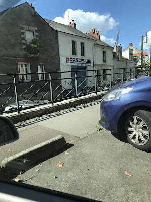Garage Tribot, garage à Nantes