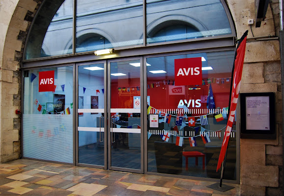 Avis Gare de Nimes, agence de voyage à Nîmes