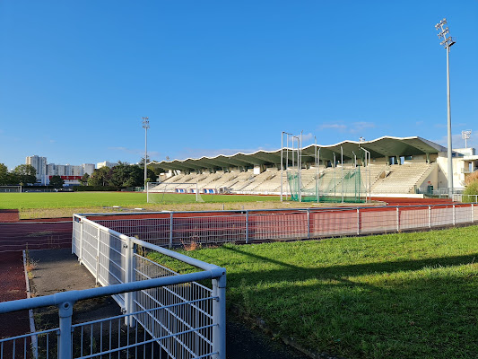 Stade Auguste Delaune, coach sportif à Saint-Denis